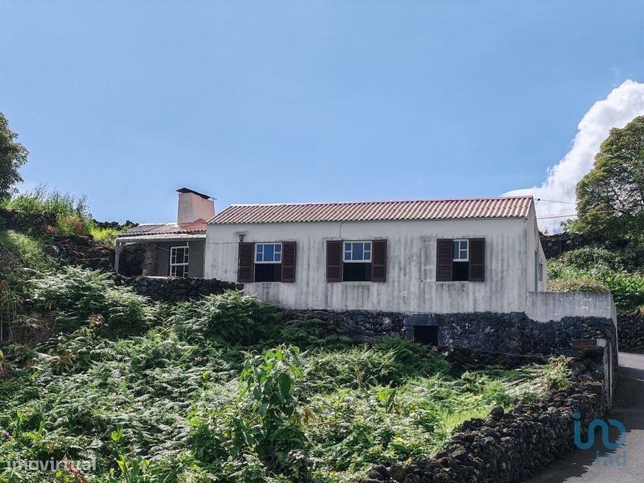 Casa T3 em Lajes do Pico de 100,00 m2