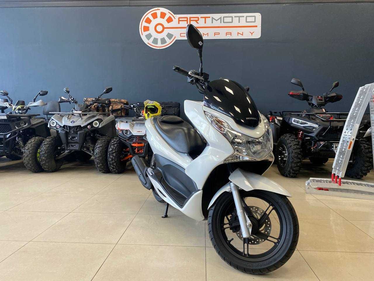 Купити максі скутер Honda PCX 150 KF12 в Арт Мото Суми, з документами