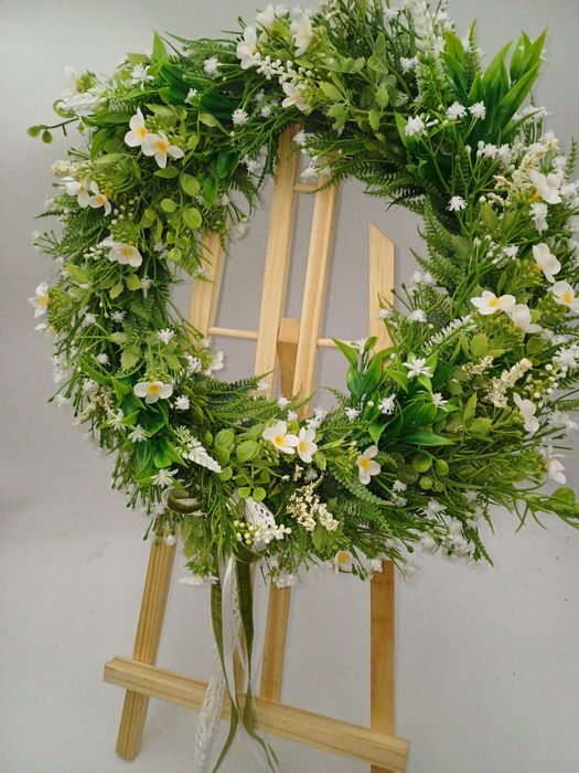 Całoroczny wianek na drzwi