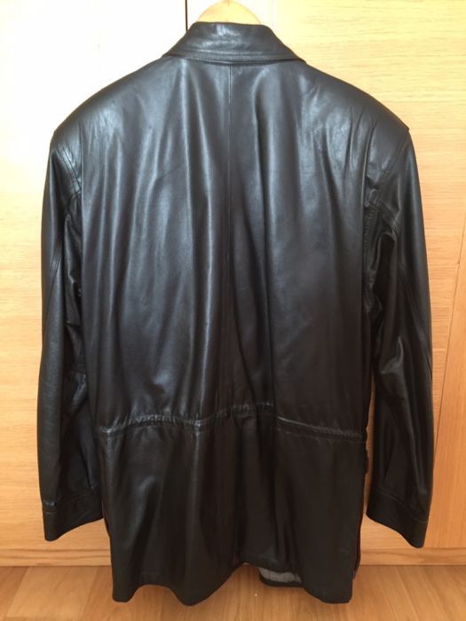 Blusão cabedal, tamanho L, ótima qualidade