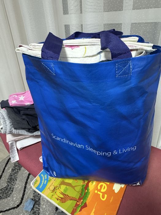 Дитячі речі на дівчинку