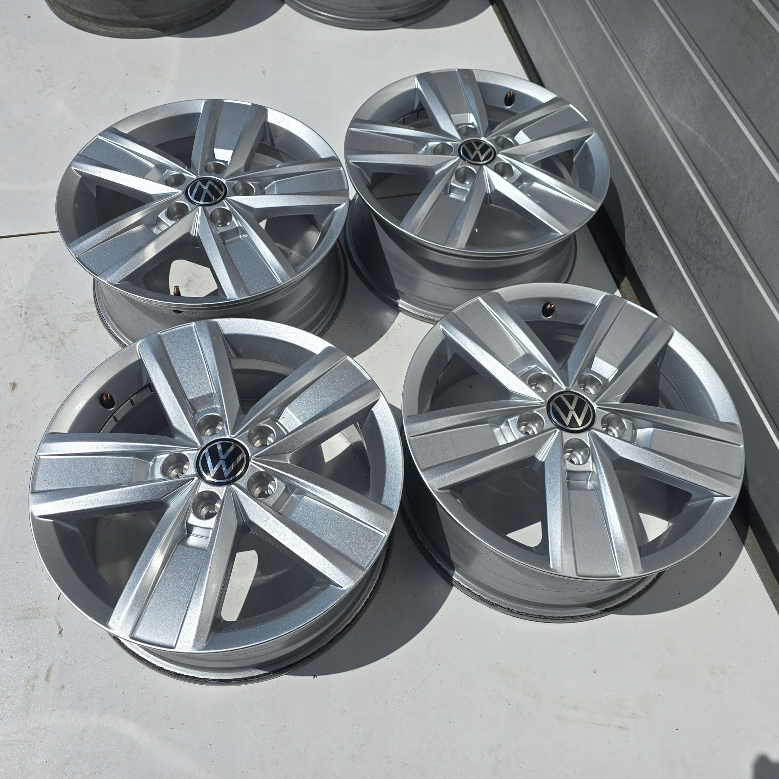 VW T6 T5 Multivan 5x120 7.0J 17'' ET55 4X