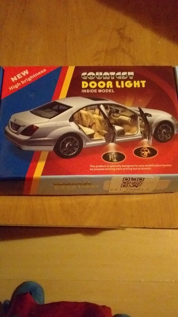 Светодиодная подсветка для двери автомобиля.