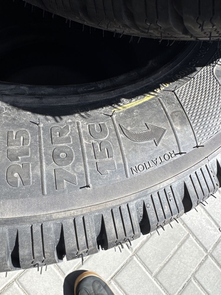 Шини 195/70 R15C Bridgestone Blizzal пара 2 шт стан нових