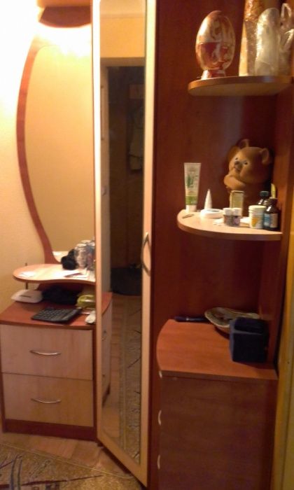 прихожая шкаф угловой с двумя большими зеркалами