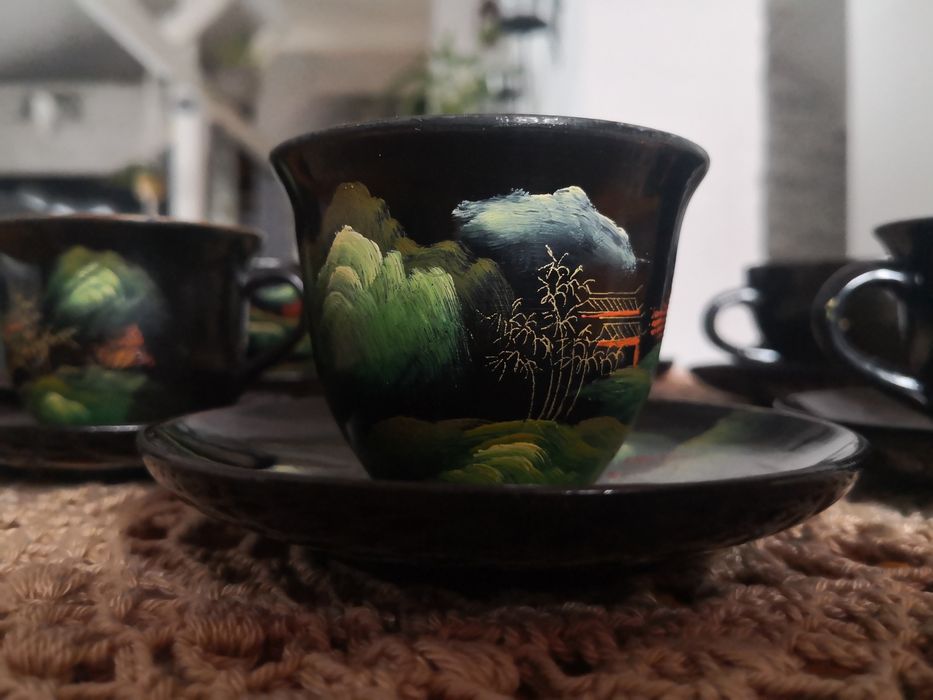 Zestaw do herbaty i kawy z laki / chiński / 6 filiżanek i 6 talerzyków