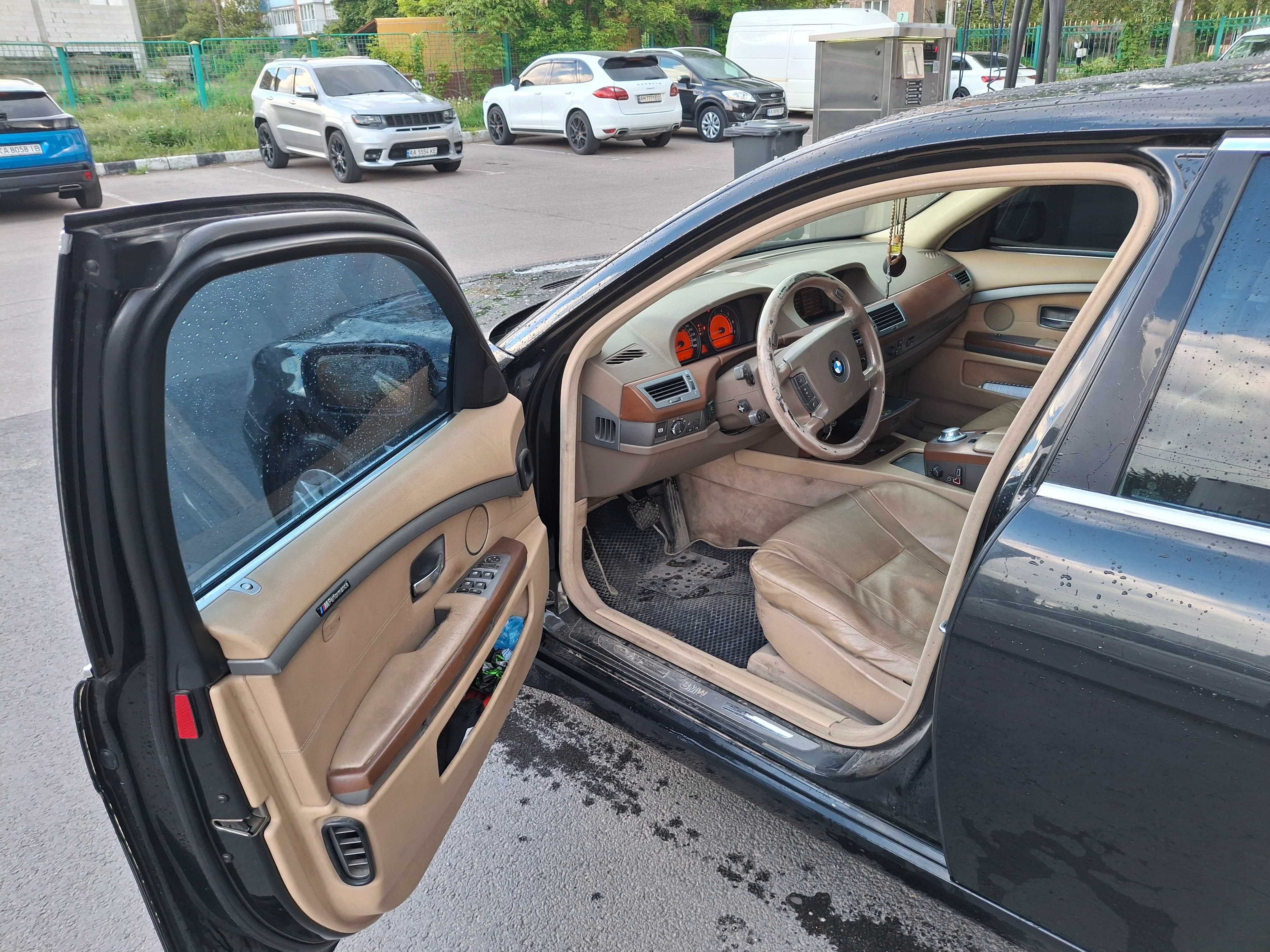 Автомобіль бмв е 65