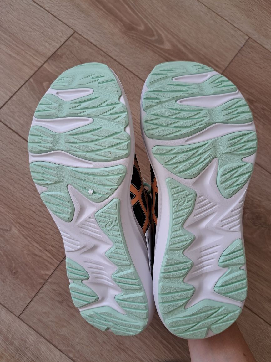 Кросівки Asics 38р