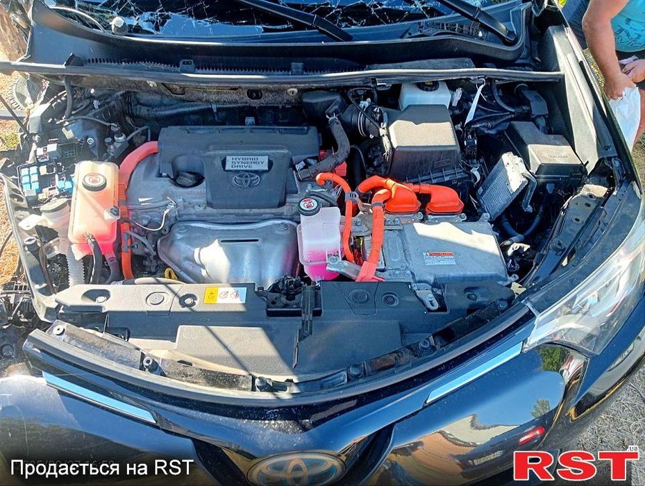 Продам RAV4 2.5 Гібрид 2016 р, після ДТП.