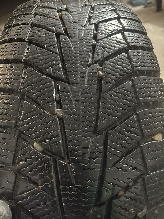 Зимова гума  hankook 195 65 r15