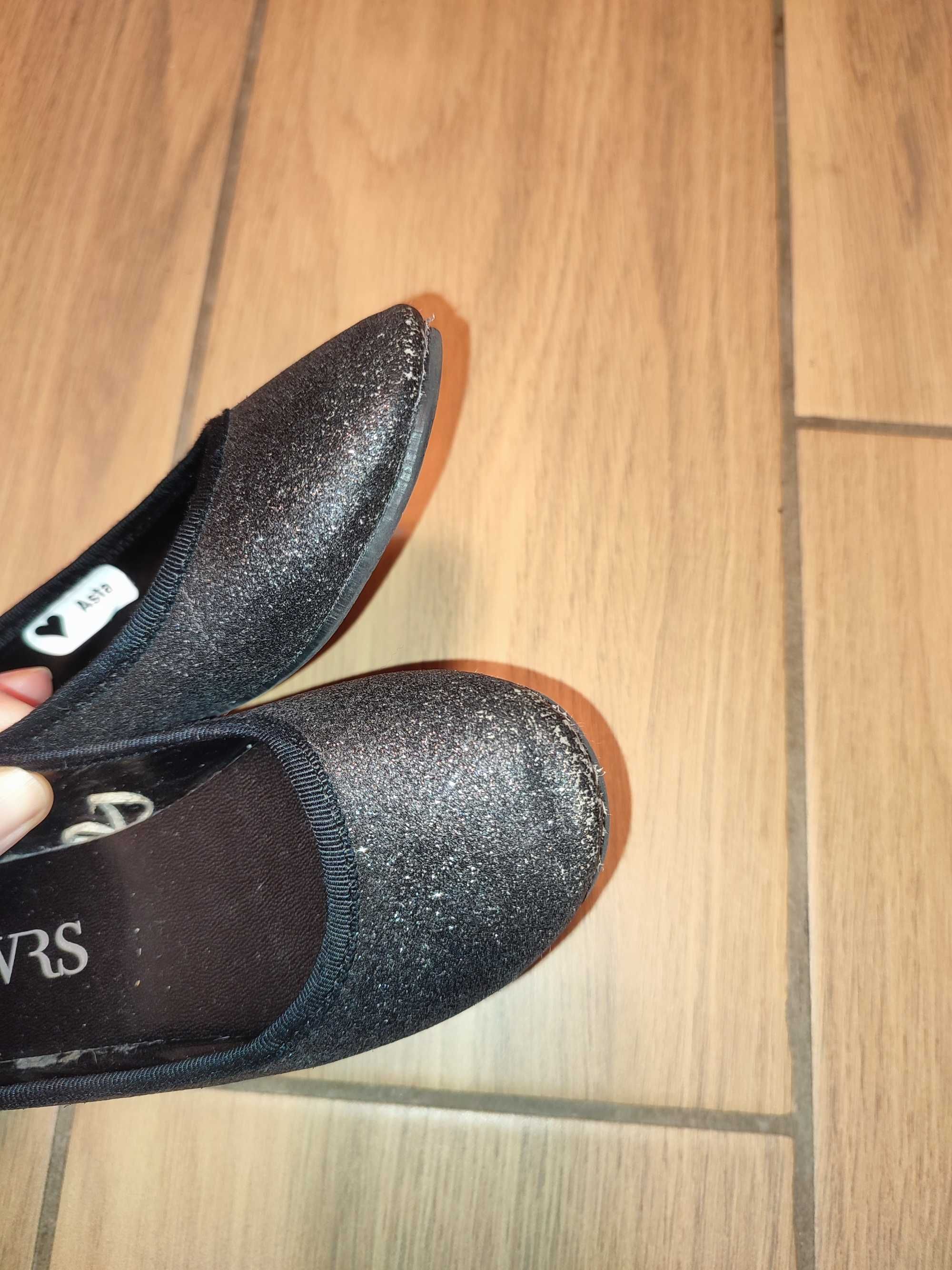 Buciki czarne pantofelki 28, 17,5cm