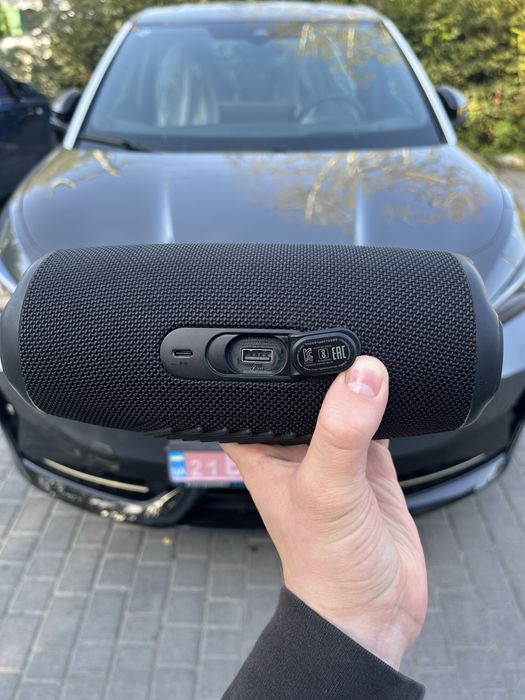 JBL Charge 5 Tomorrowland edition • Повний комплект