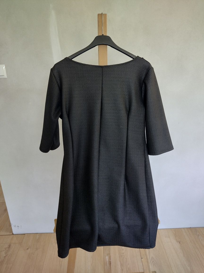 Dopasowana czarna sukienka rozmiar 3XL