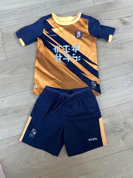 Stroj pilkarski dla chlopca 113-122cm