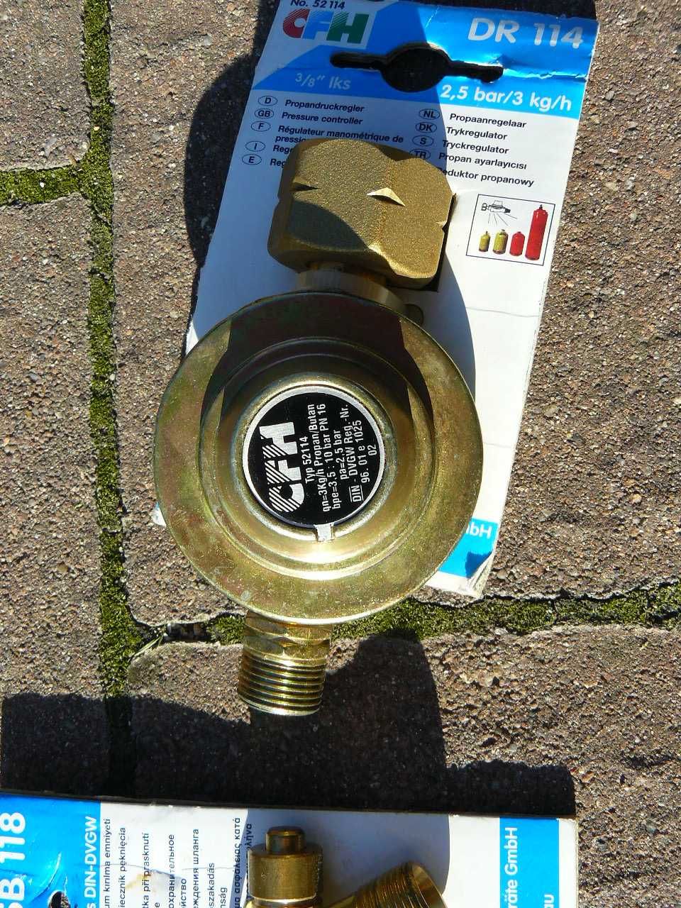 CFH Niemiecki regulator ciśnienia butli gazowej propan DR 114 2,5 bar.