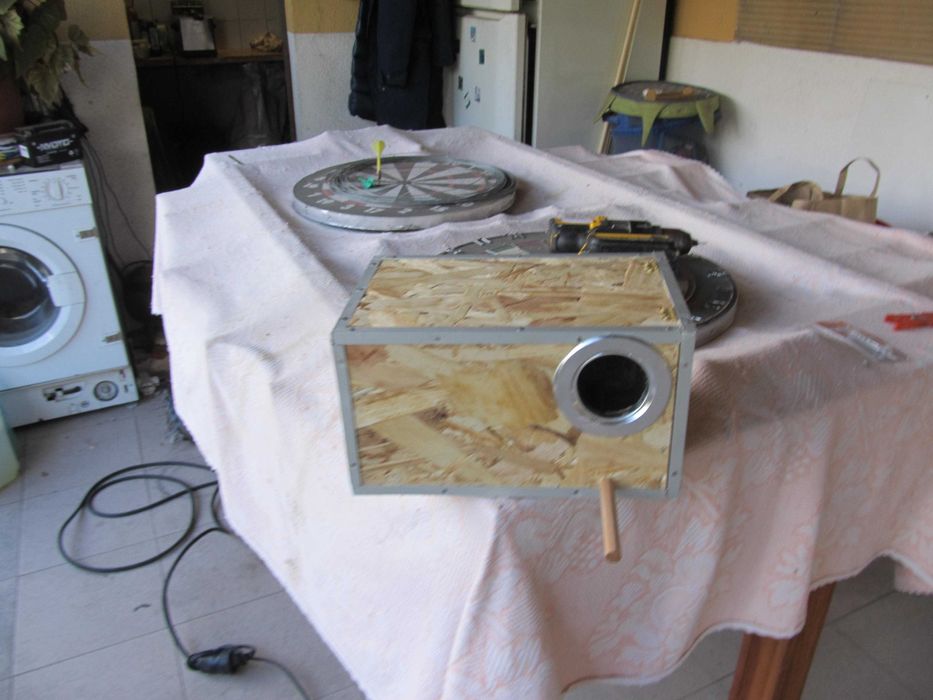 Ninhos em madeira, ou aglomerado com ou sem proteção