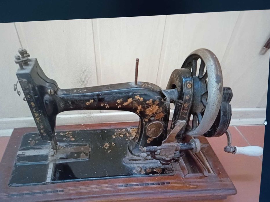 Antyk stara maszyna do szycia