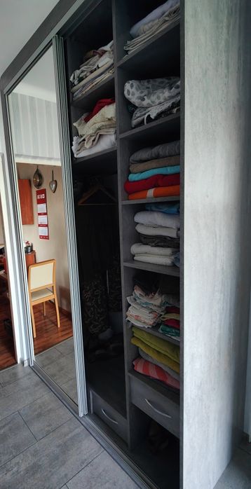 Szafa koloru szary kamień