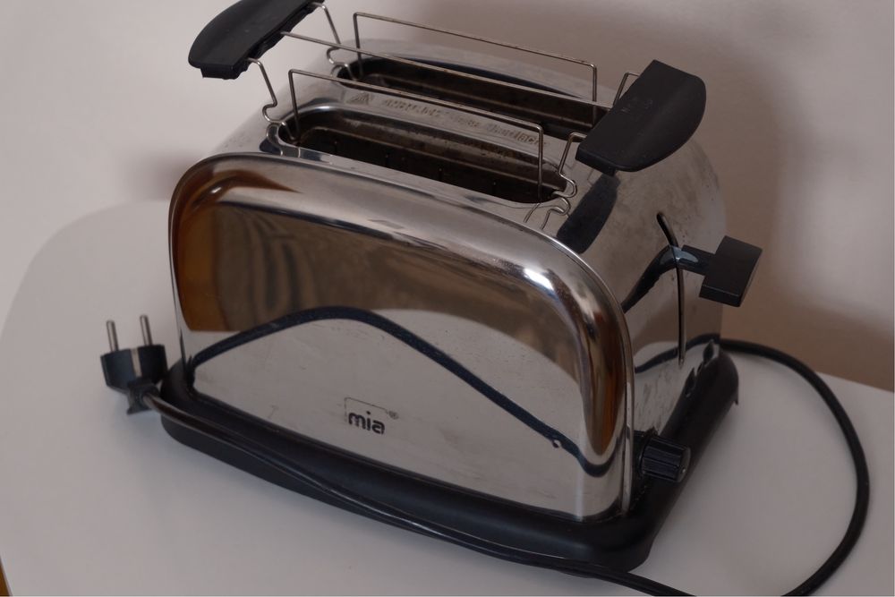 Тостер Mia Model No. ТА 4703а