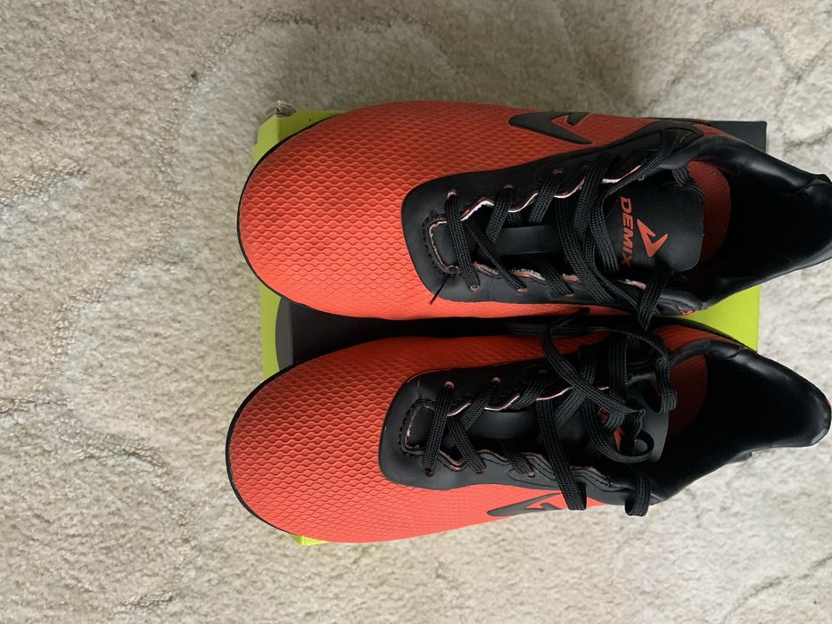 Кросівки сороконіжки в зал 34