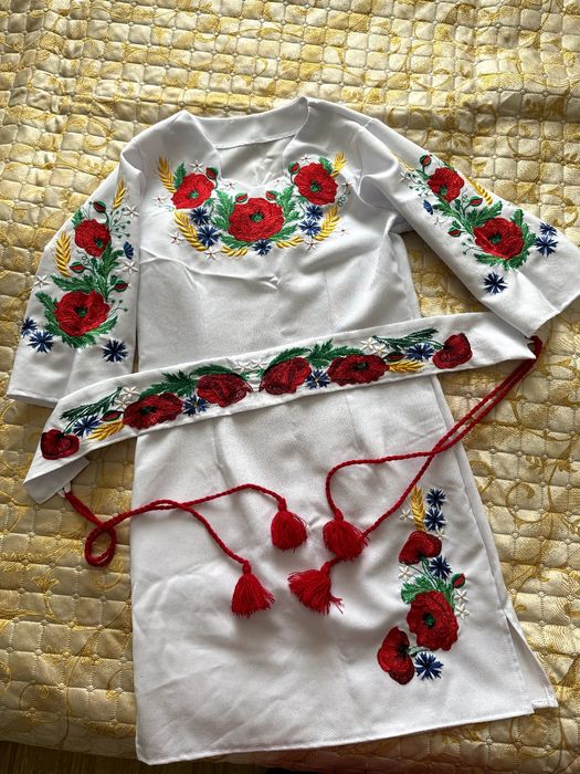 Вишите жіноче плаття