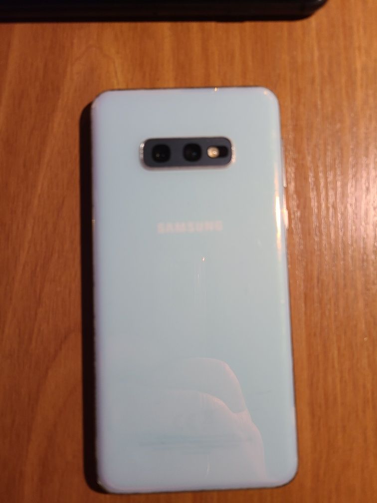 Samsung s10e 6. 128