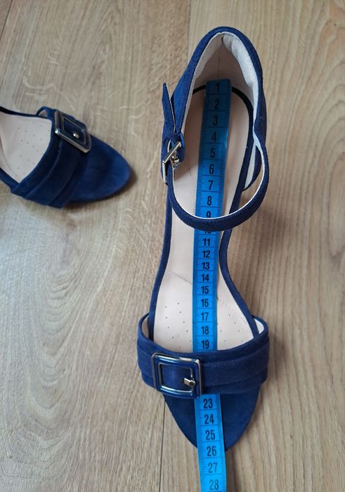 Сині замшеві жіночі босоніжки на каблуці
