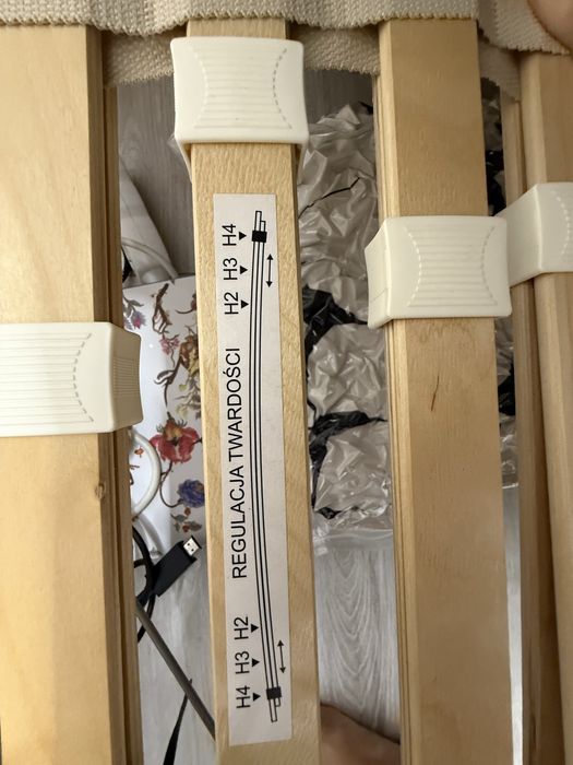 Sypialnia/ łóżko / stelaż pod materac / szafka nocna x2 / szafa Beż