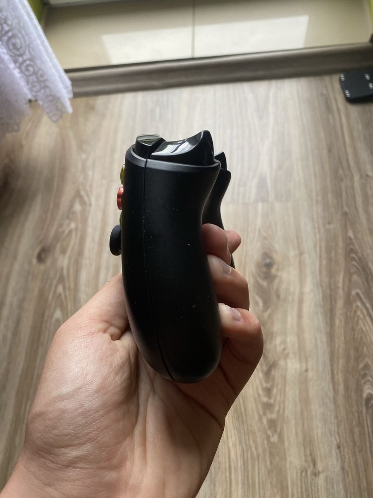 Mam na sprzedaż pady od xbox do pc