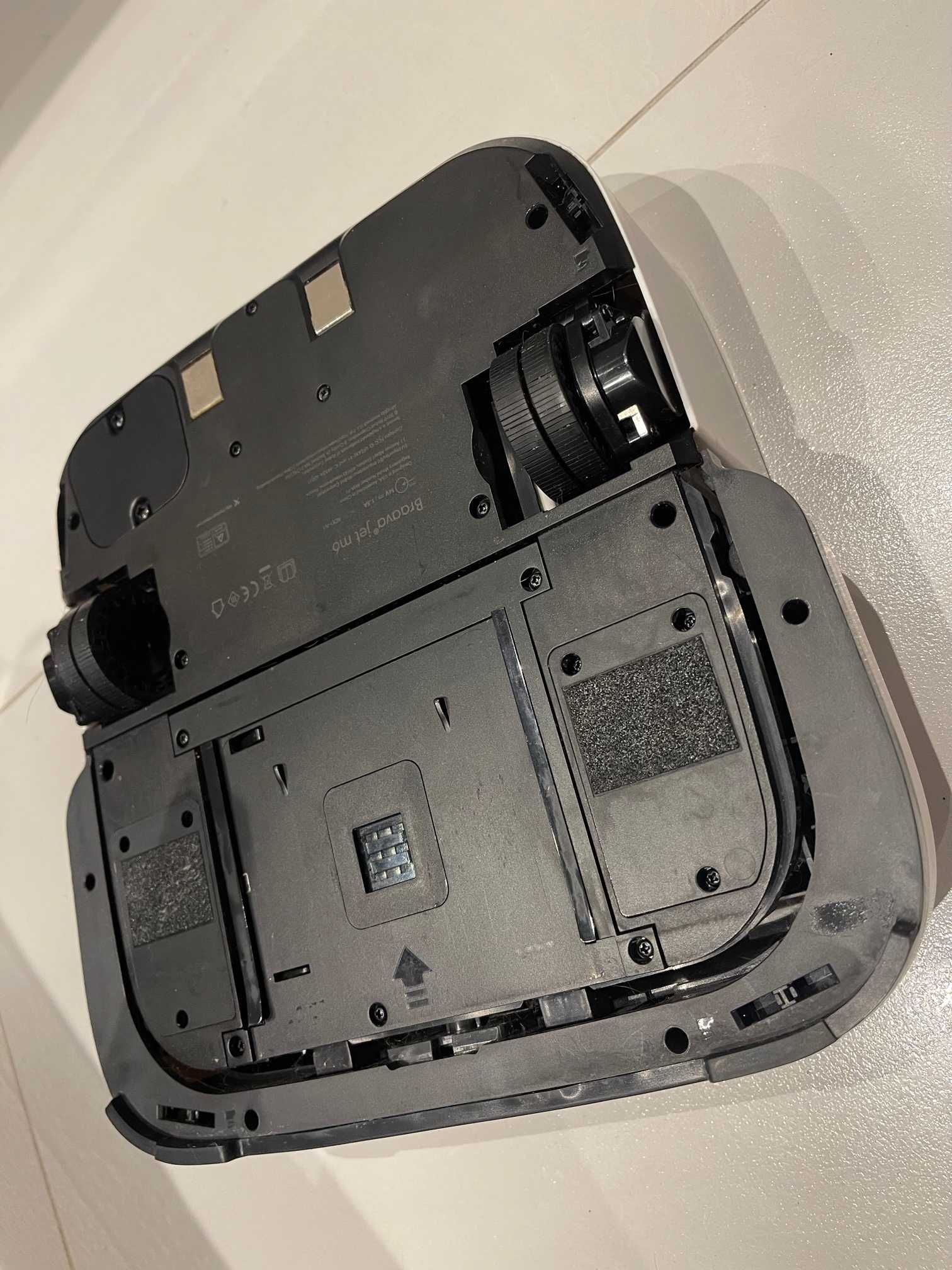 iRobot Braava Jet M6 - robot mopujący