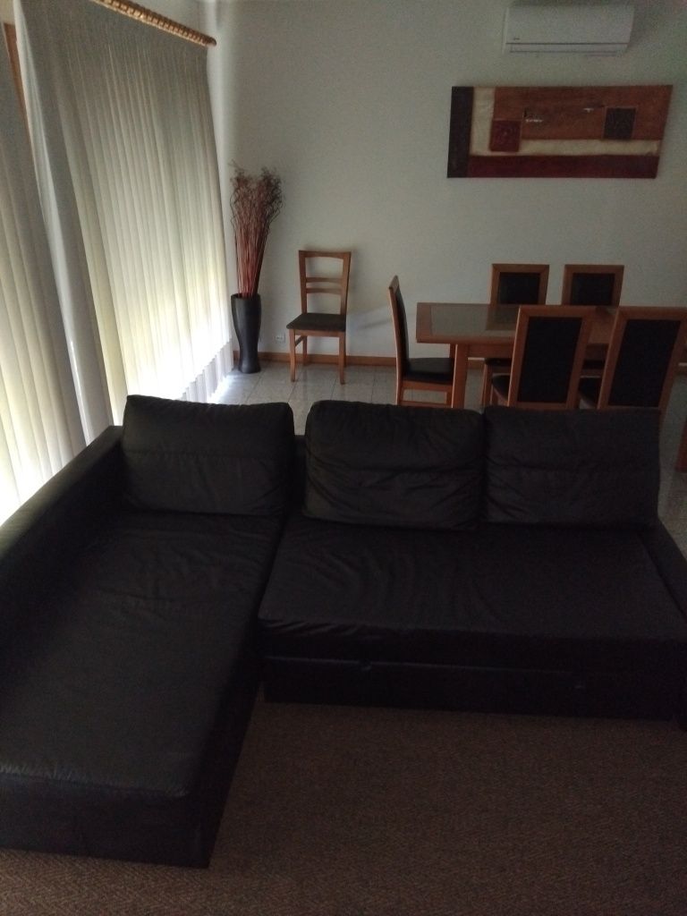 Sofá 3 lugares com chaise-long à esquerda