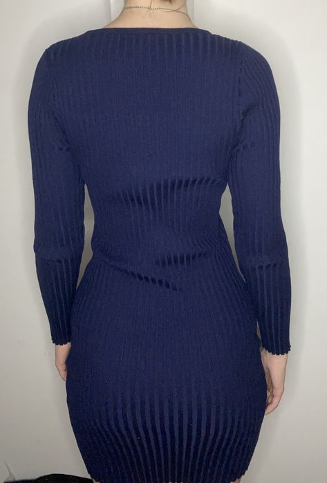 Granatowa prążkowana dzianinowa mini