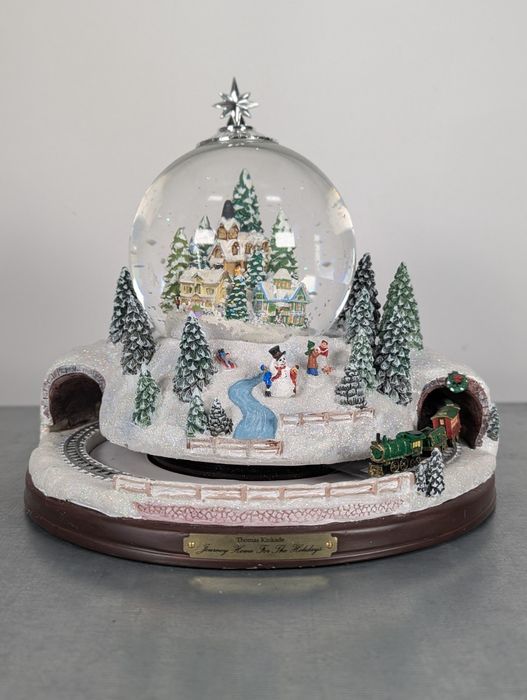 Kula śniegowa Kinkade Jadąc do domu na święta dekoracja z kolejką