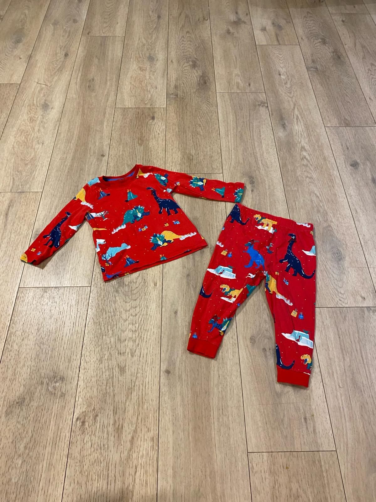 Piżama dla chłopca rozmiar 92 98 cm wiosna dinozaury śliczny kolor
