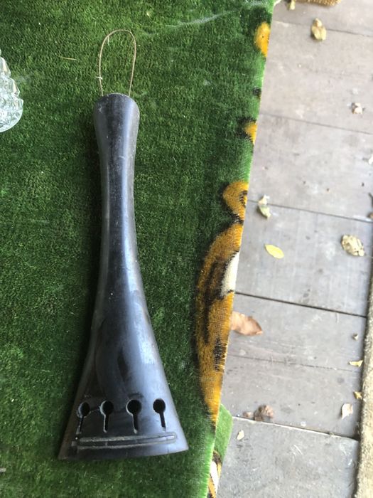 Gryf struniciąg  od wiolonczeli ?