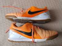 Buty Nike halówki 43