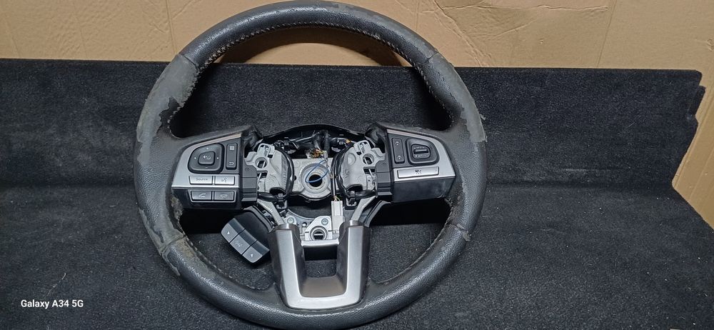 Kierownica multifunkcyjna z łopatkami subaru outback V 2017r