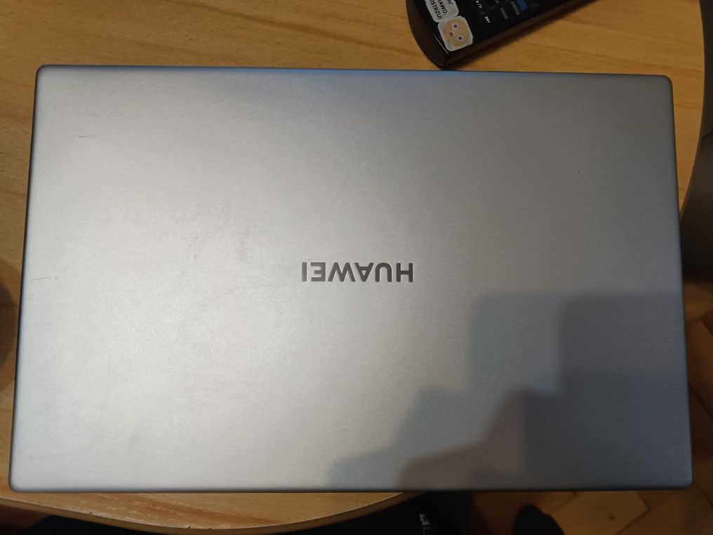 Laptop Huawei mate book d15