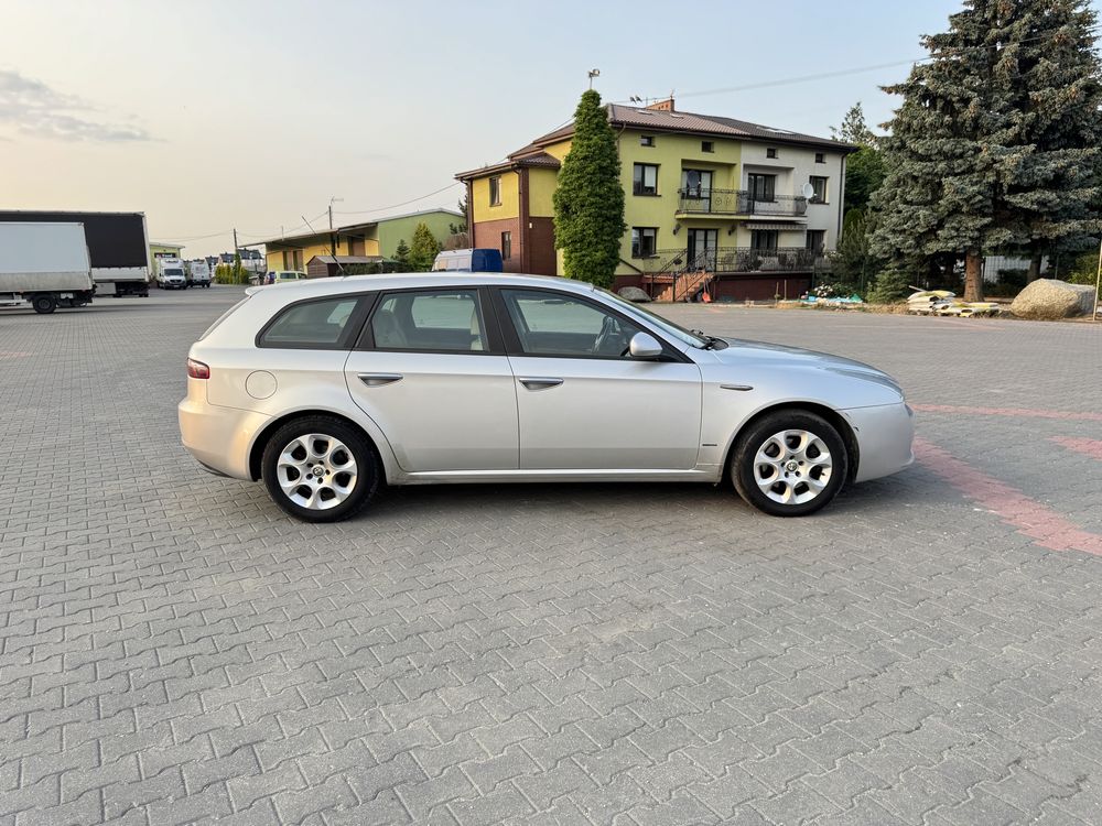 Autokomis TopCar! Alfa Romeo 159 1.9 Benzyna/2007 Rok/Gwarancja/Hak !!