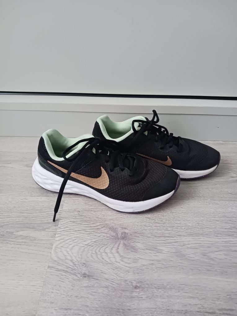 Adidasy Nike revolution 6 rozm. 35,5 (23 cm)