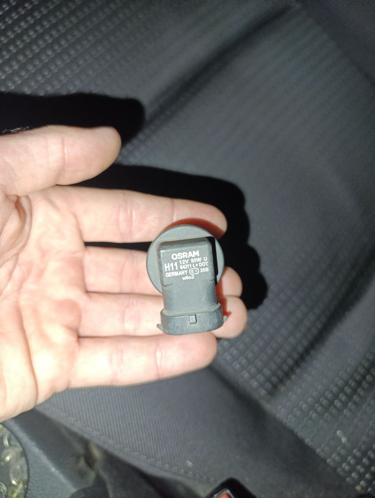 галогенна автомобільна лампа OSRAM H11. 
Тип ла