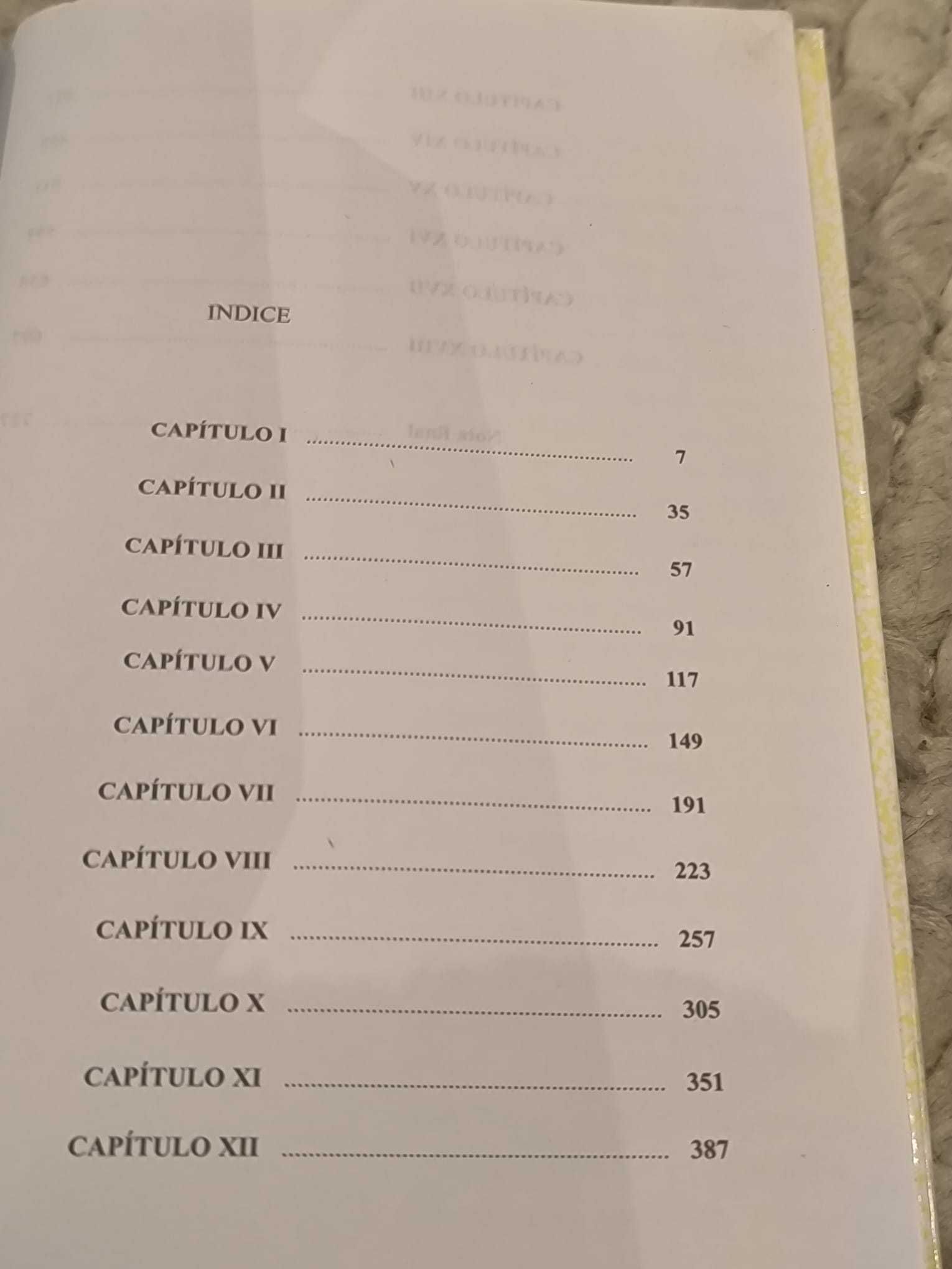 Livro "Os Maias" de Eça de Queirós