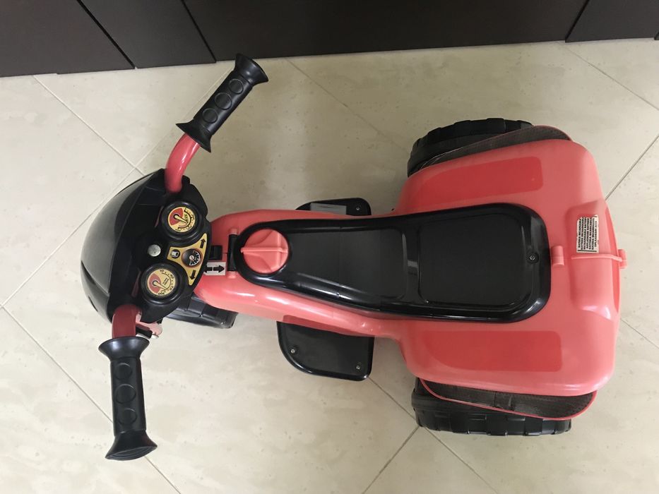 Motocykl trójkołowy akumulatorowy