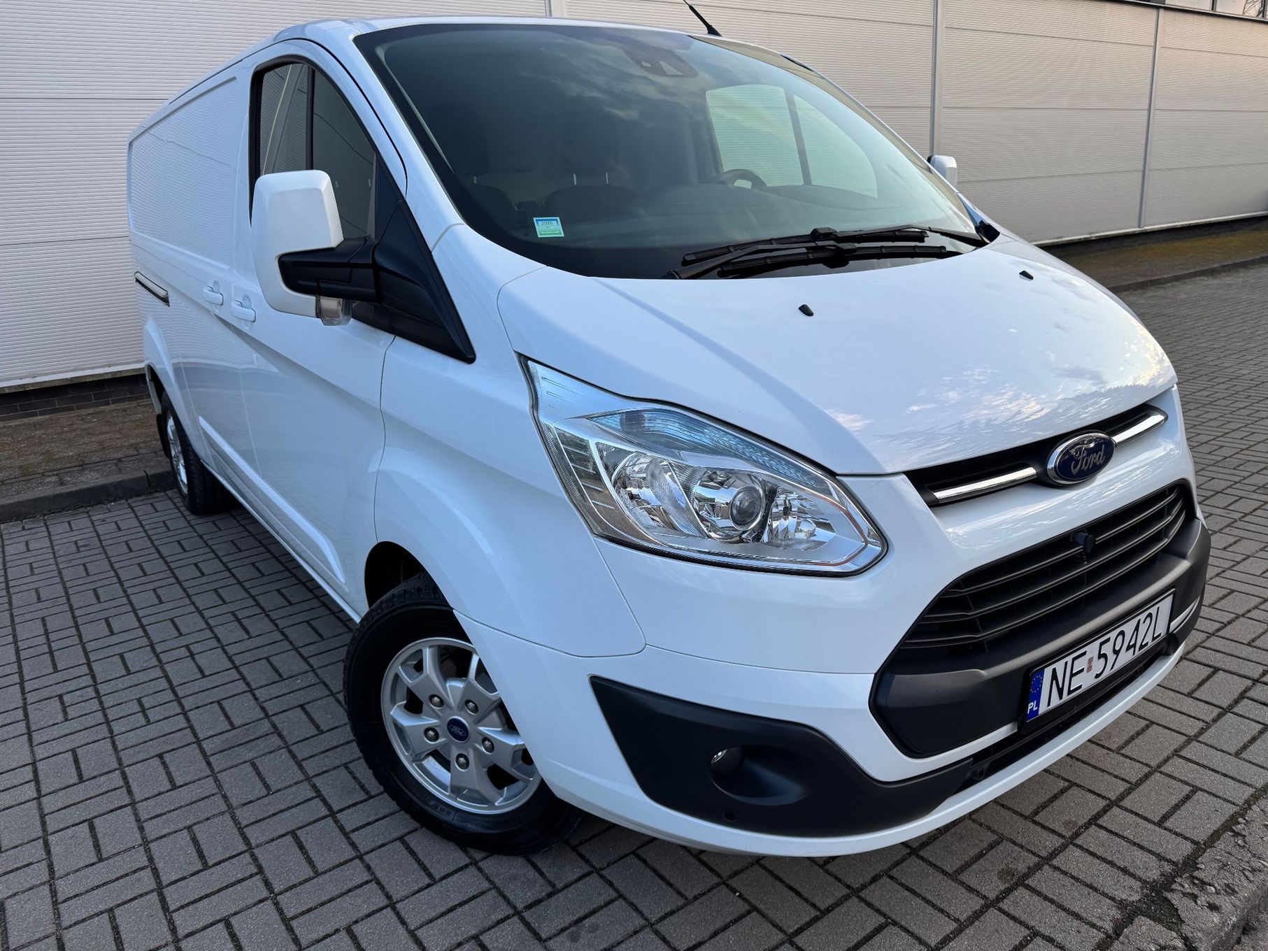 Ford Transit Custom  L2H1 Bogate wyposażenie !!! kamera navi pdc klima