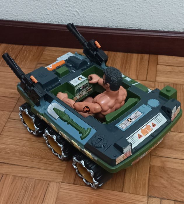 Action Man + Tanque