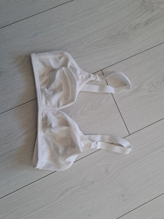 Biustonosz do karmienia Triumph nowy 75c