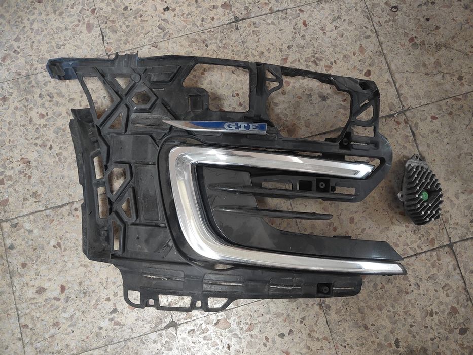 Farol Volkswagen Golf 7