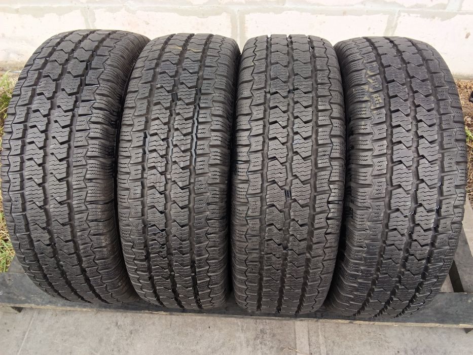 Продам шини б/у 215/65R16C