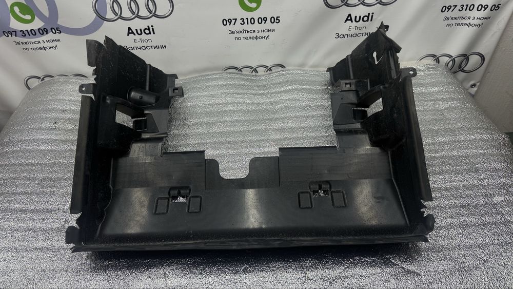 Запчастини е тронПовітрозабірник центральний Audi E-TRON (2018 - 2022)