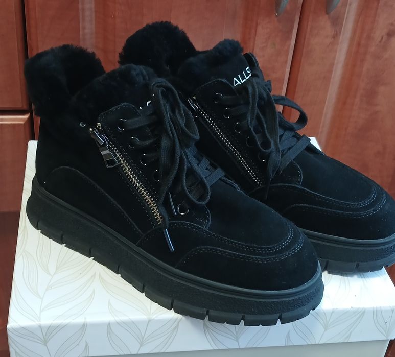 Зимові жіночі ботінки